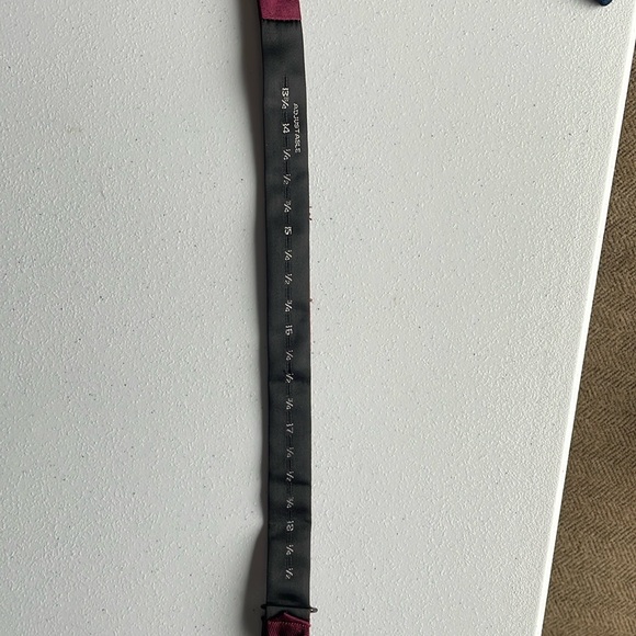 The Tie Bar bow tie deep red silk with a subtle weave pattern - Picture 1 of 4